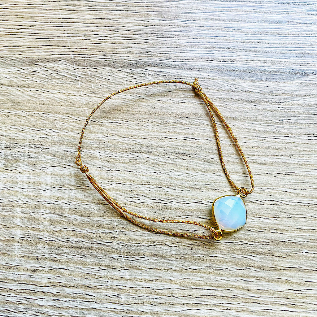 Bracelet cordon réglable pierre naturelle doré Livia