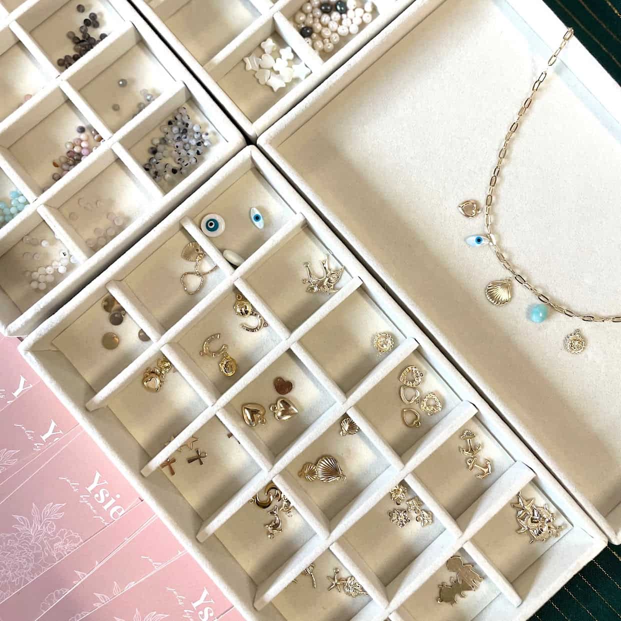 atelier-creation-bijoux-collier-charms-intention