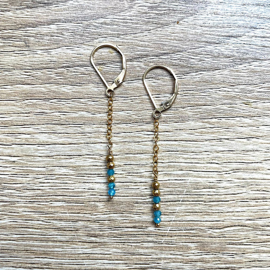 boucles-oreilles-chaine-apatite-plaque-or