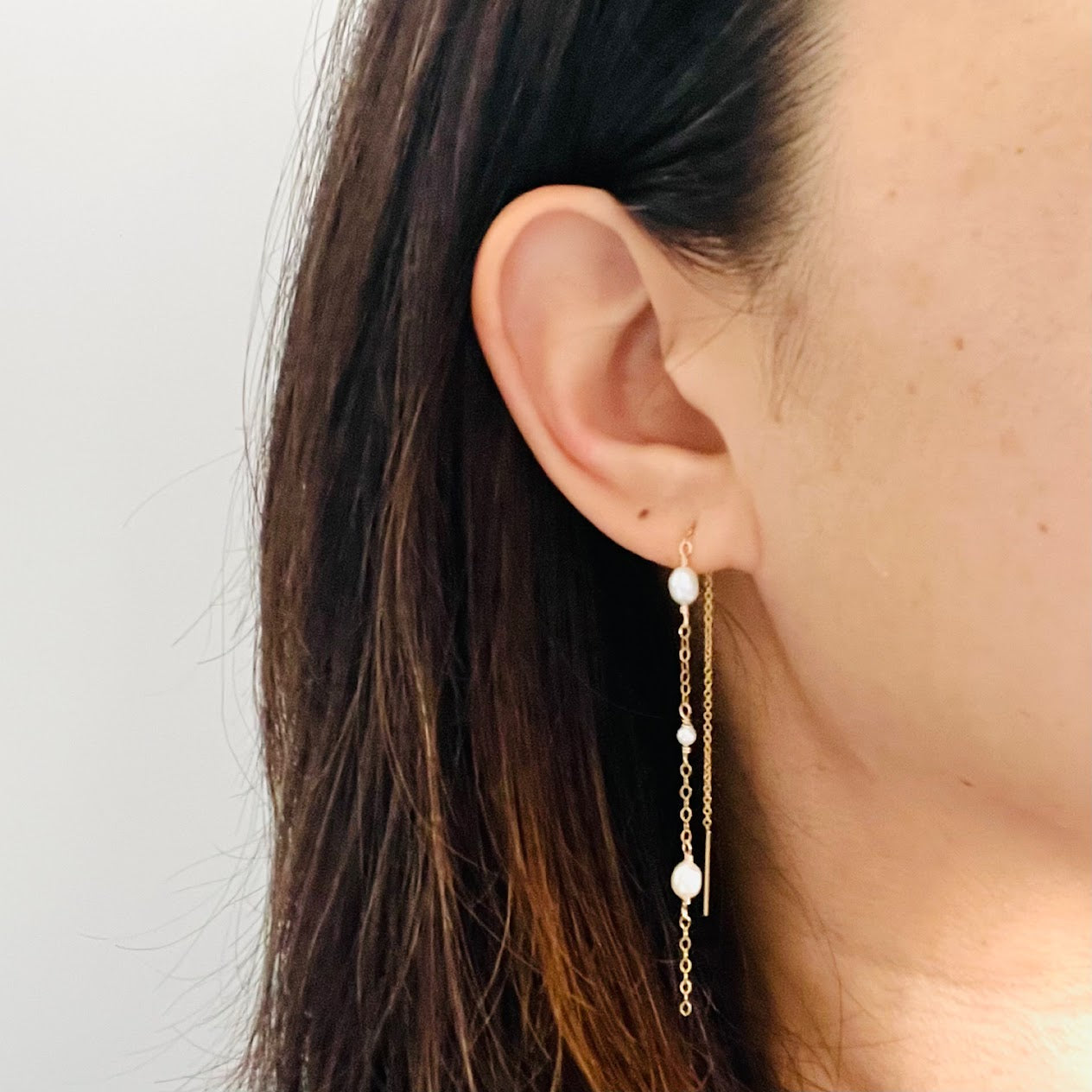 boucles-oreilles-perles-blanche-justine-porte