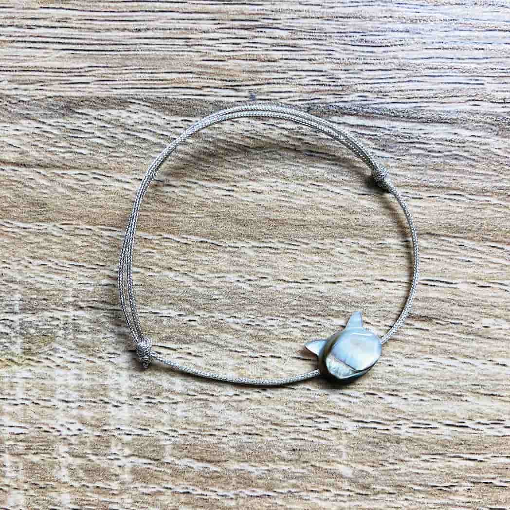 bracelet-chat-gris-nacre