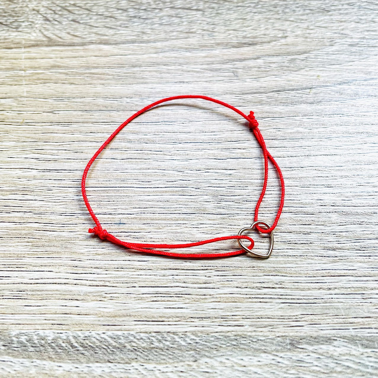 bracelet-cœur-rouge-plaque-or