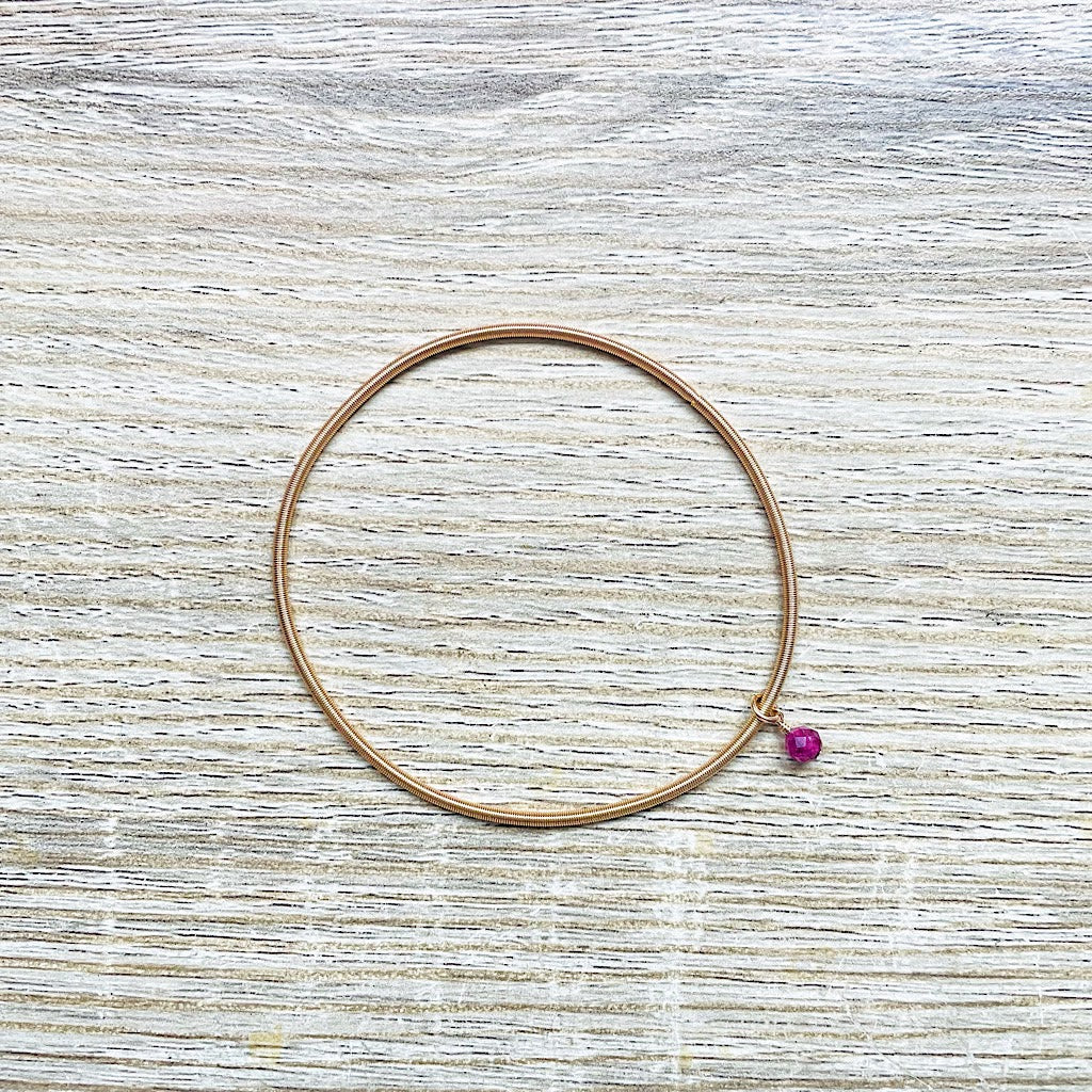 bracelet-jonc-juillet-rubis-dore