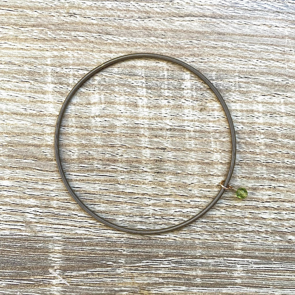 bracelet-jonc-aout-peridot-kaki