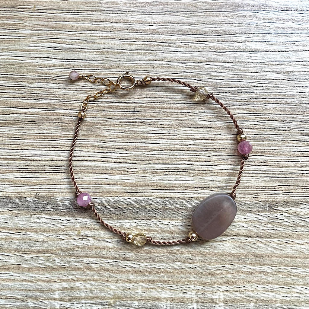 Bracelet noué pierrres naturelles Amaya