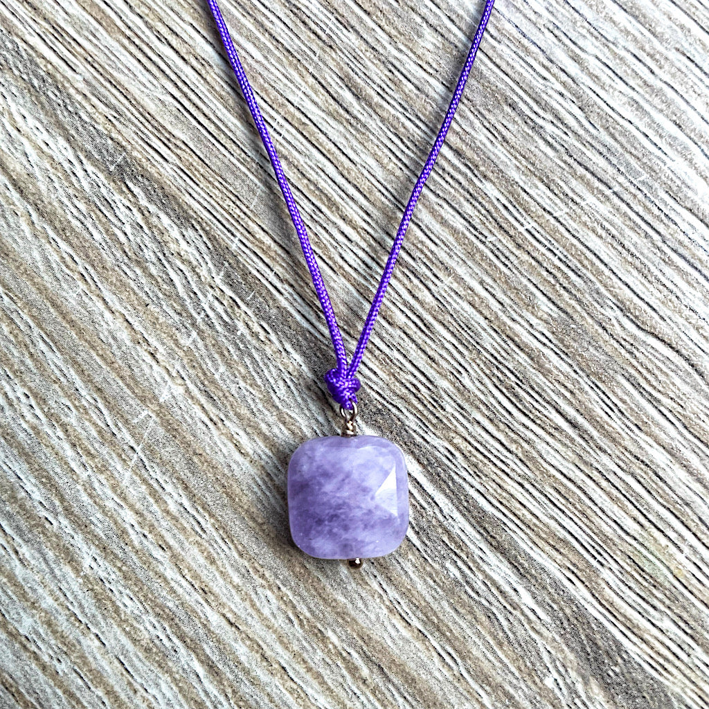 collier-amethyste-cordon-carre