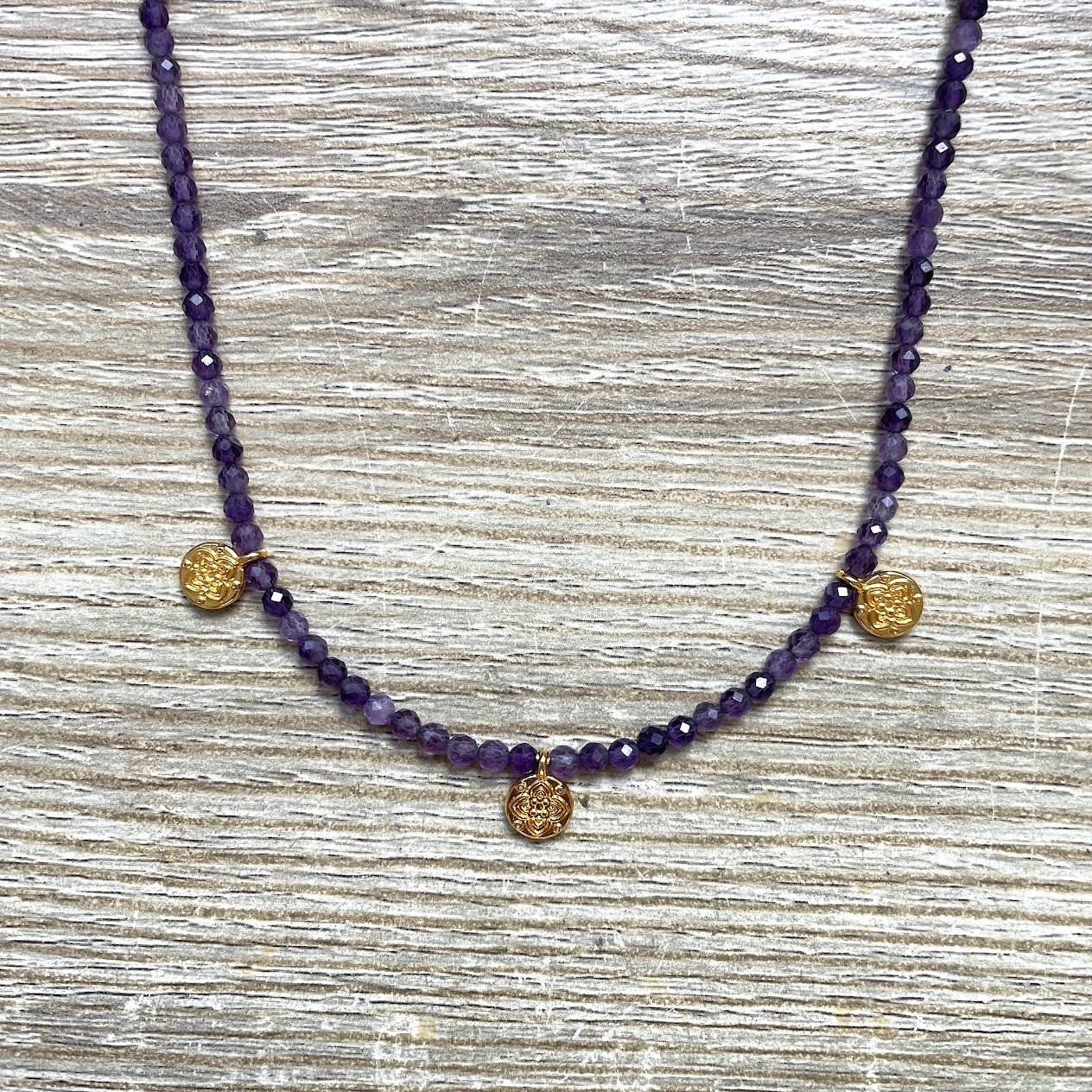 Collier pierres naturelles médailles Céleste