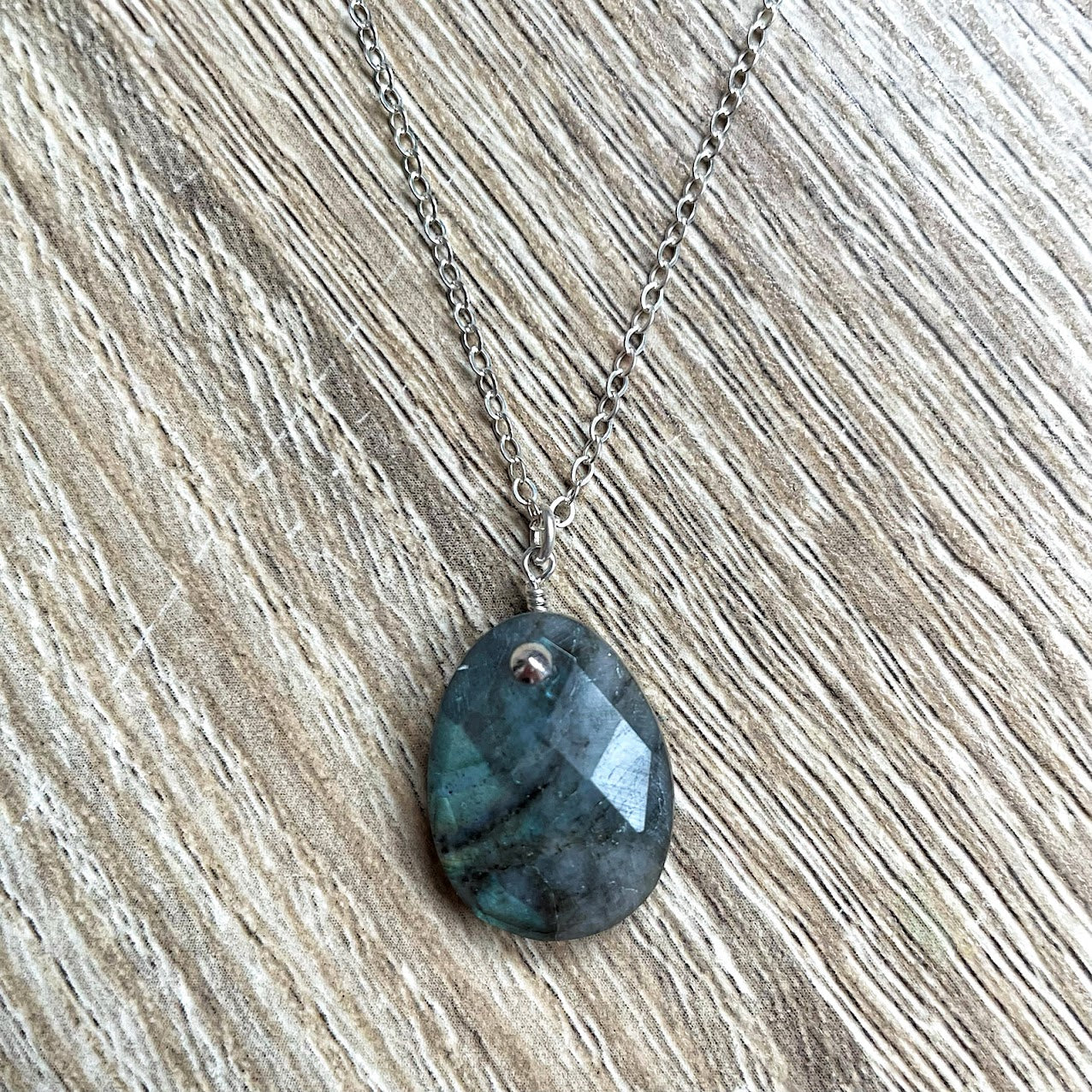 collier-labradorite-gris-argent