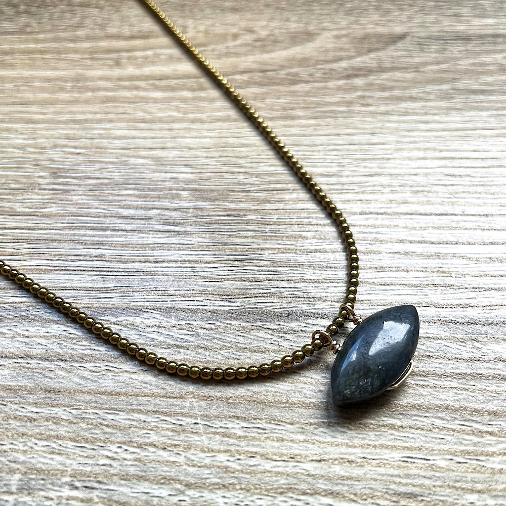 collier-labradorite-hematite-zoom