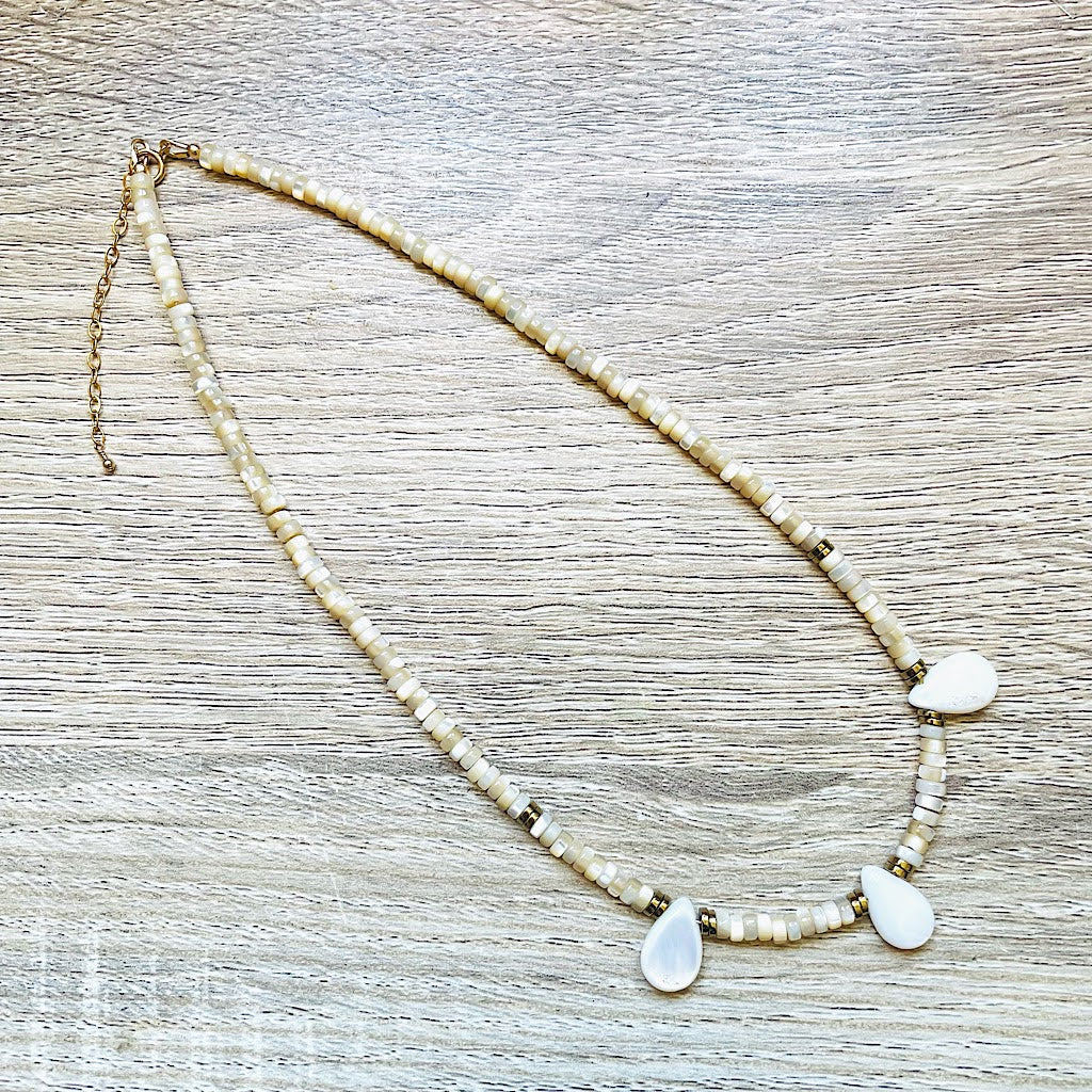 Collier nacre beige Janelle