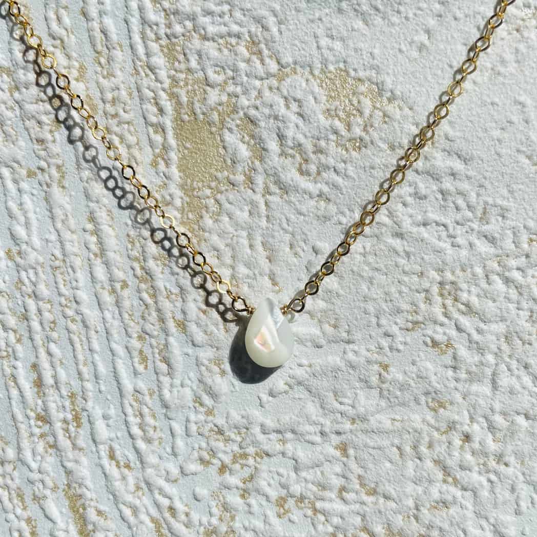 Collier nacre goutte Trésor
