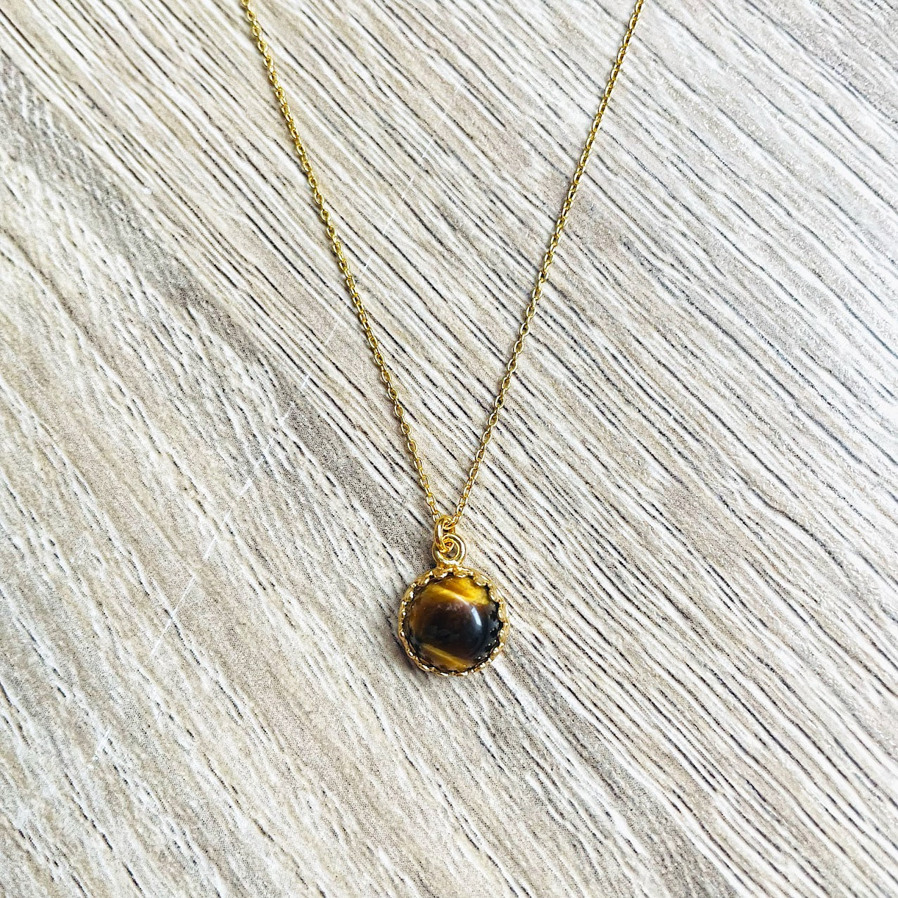 collier-oeil-tigre-argent-dore