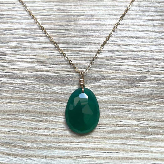 Collier pendentif en Onyx vert