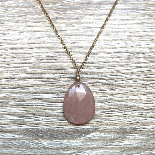 Collier pendentif en Pierre de Soleil