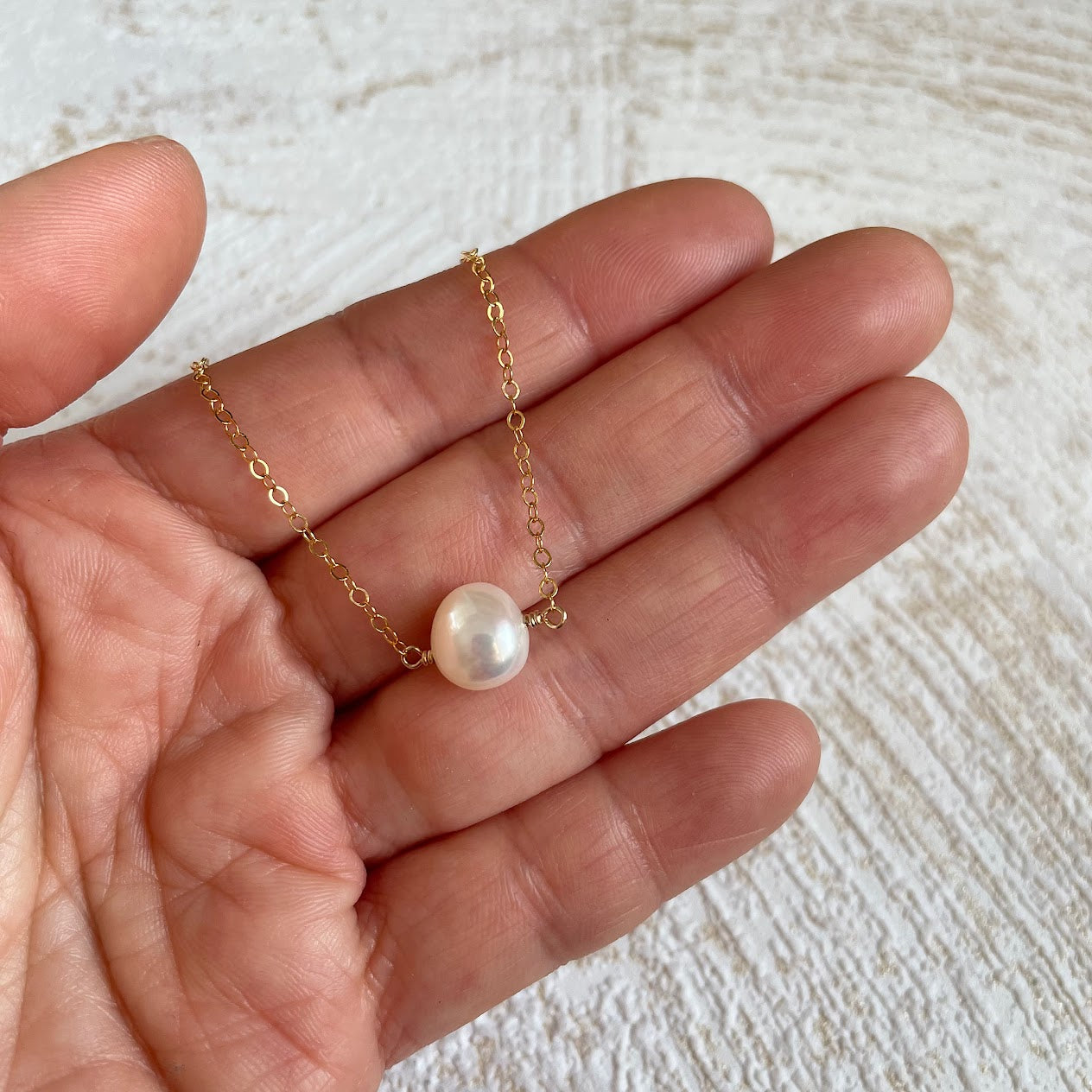 collier-perle-blanche-michelle-main