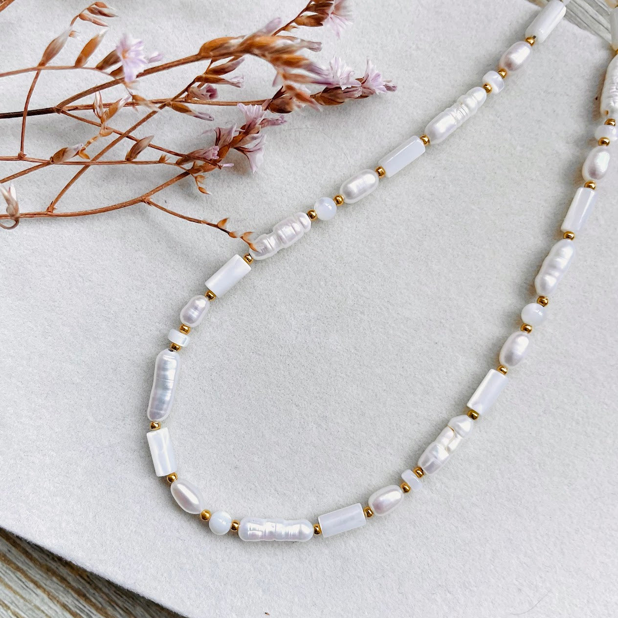 collier-perles-blanches-nacre-juliette-zoom