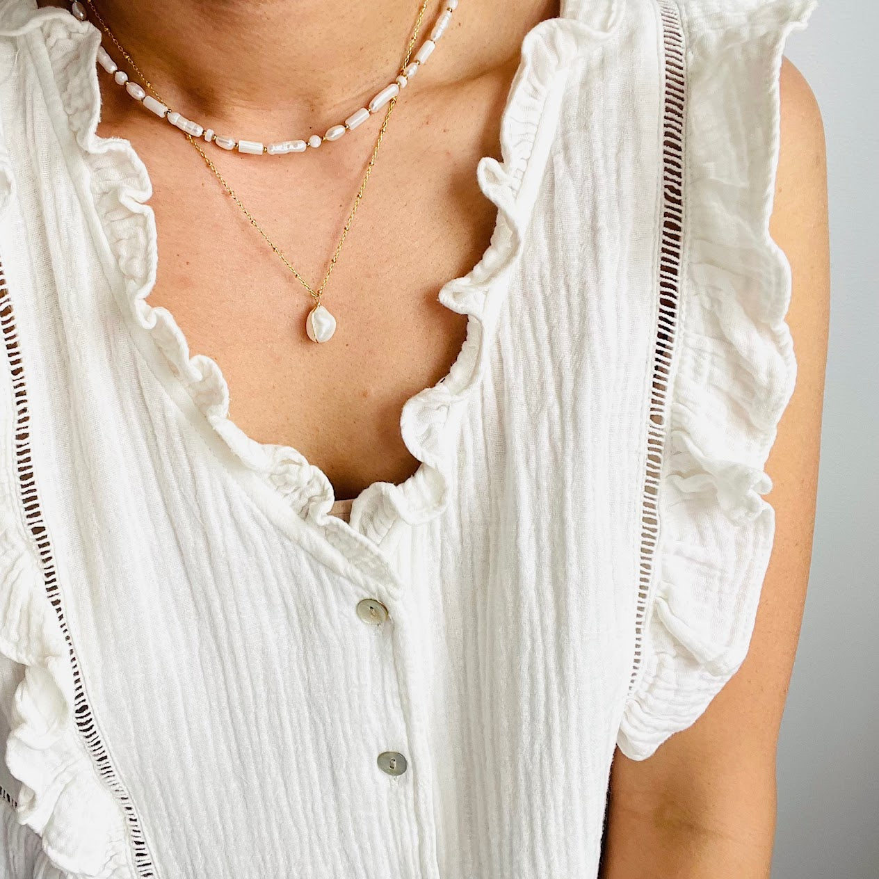 collier-perles-blanches-nacre