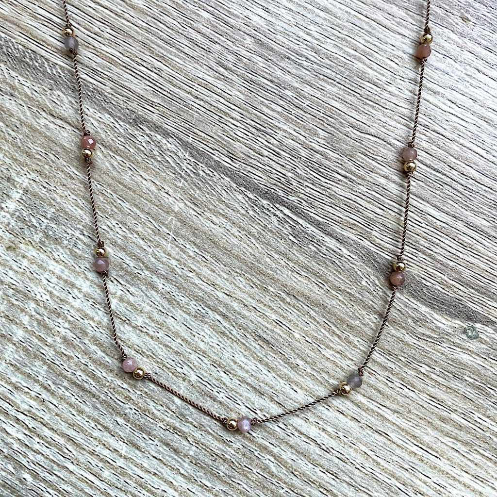 collier-pierre-soleil-ethnique
