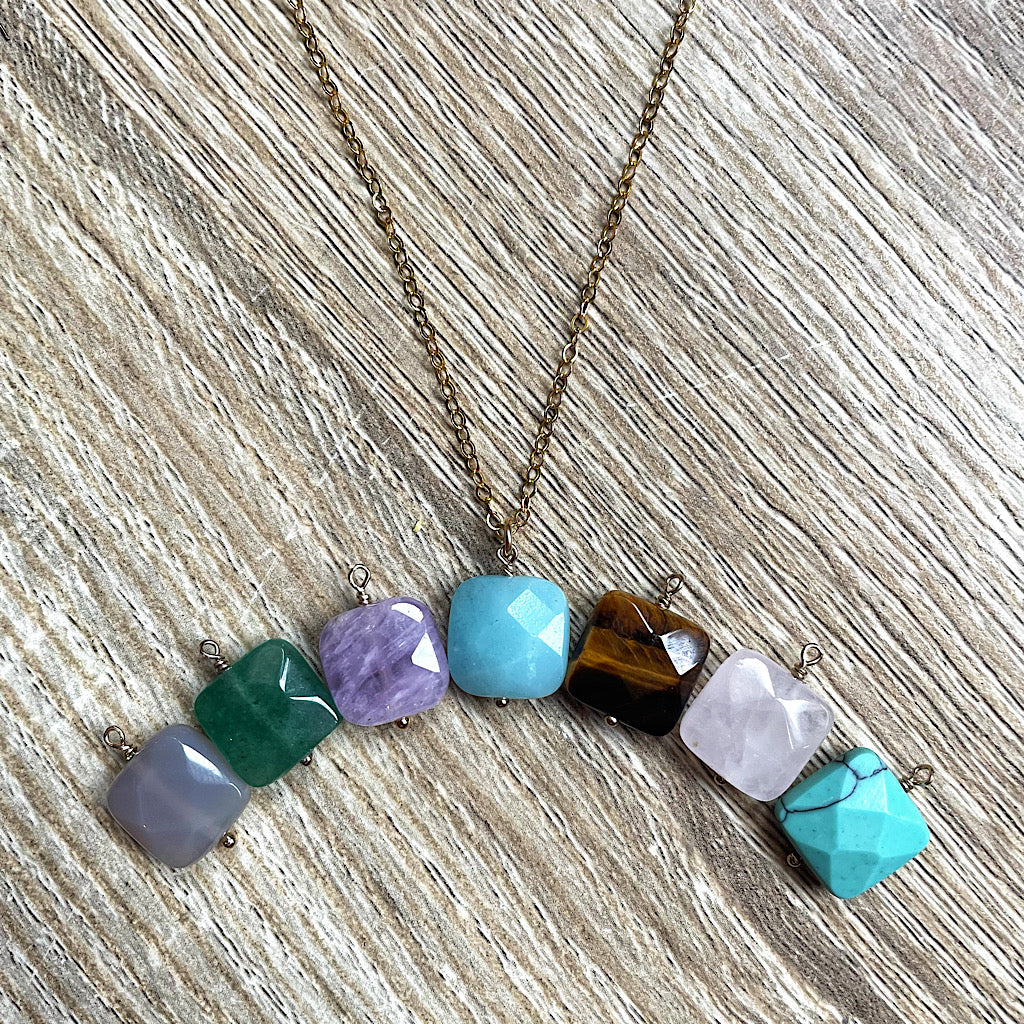 Collier pierres naturelles carrées Mia
