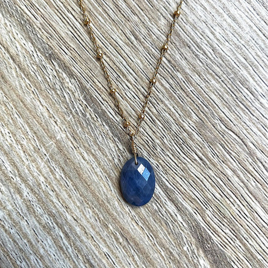 collier-saphir-satellite