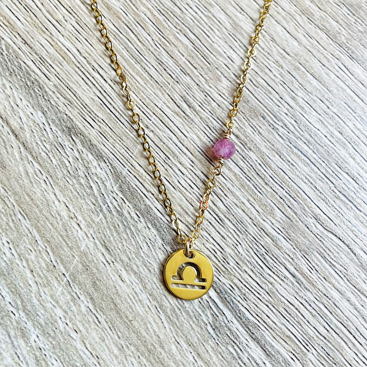 collier-zodiaque-balance-tourmaline-plaque-or