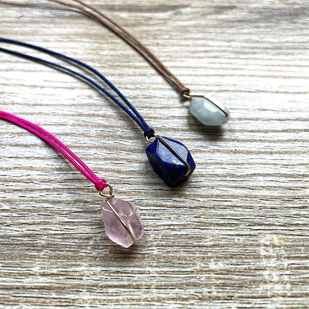 Collier cordon pierres naturelles Arielle