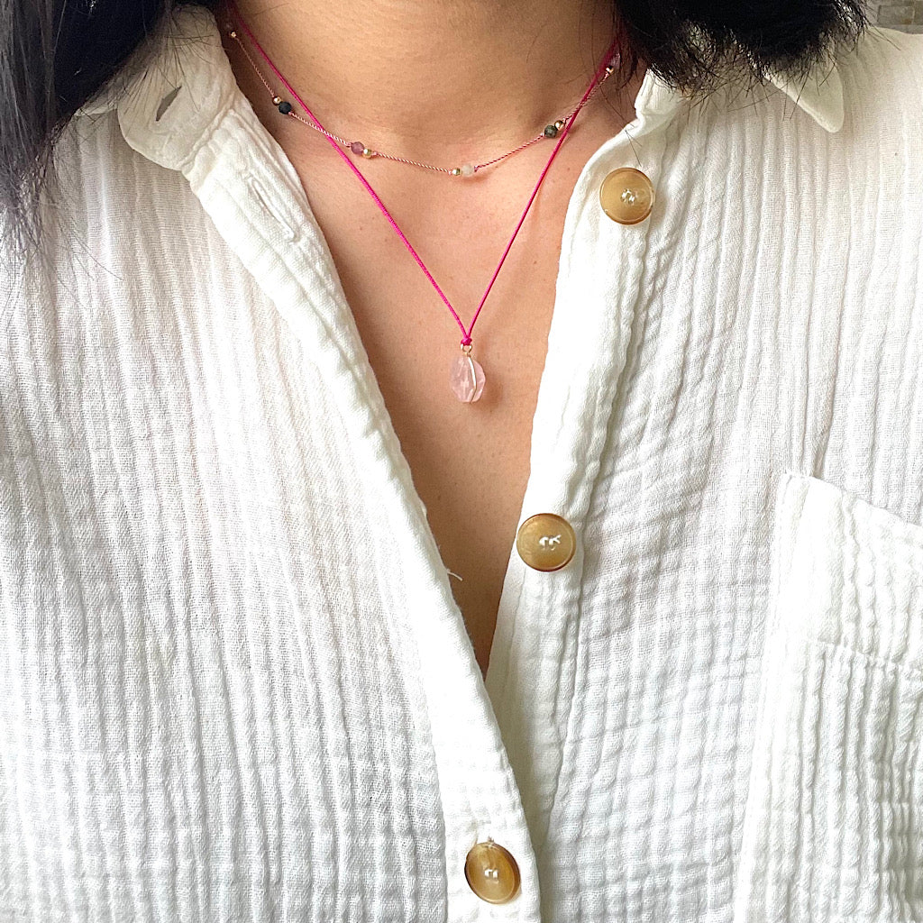 Ensemble de colliers pierres naturelles roses