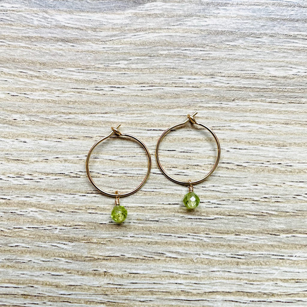 creoles-pierre-naissance-aout-peridot-plaque-or