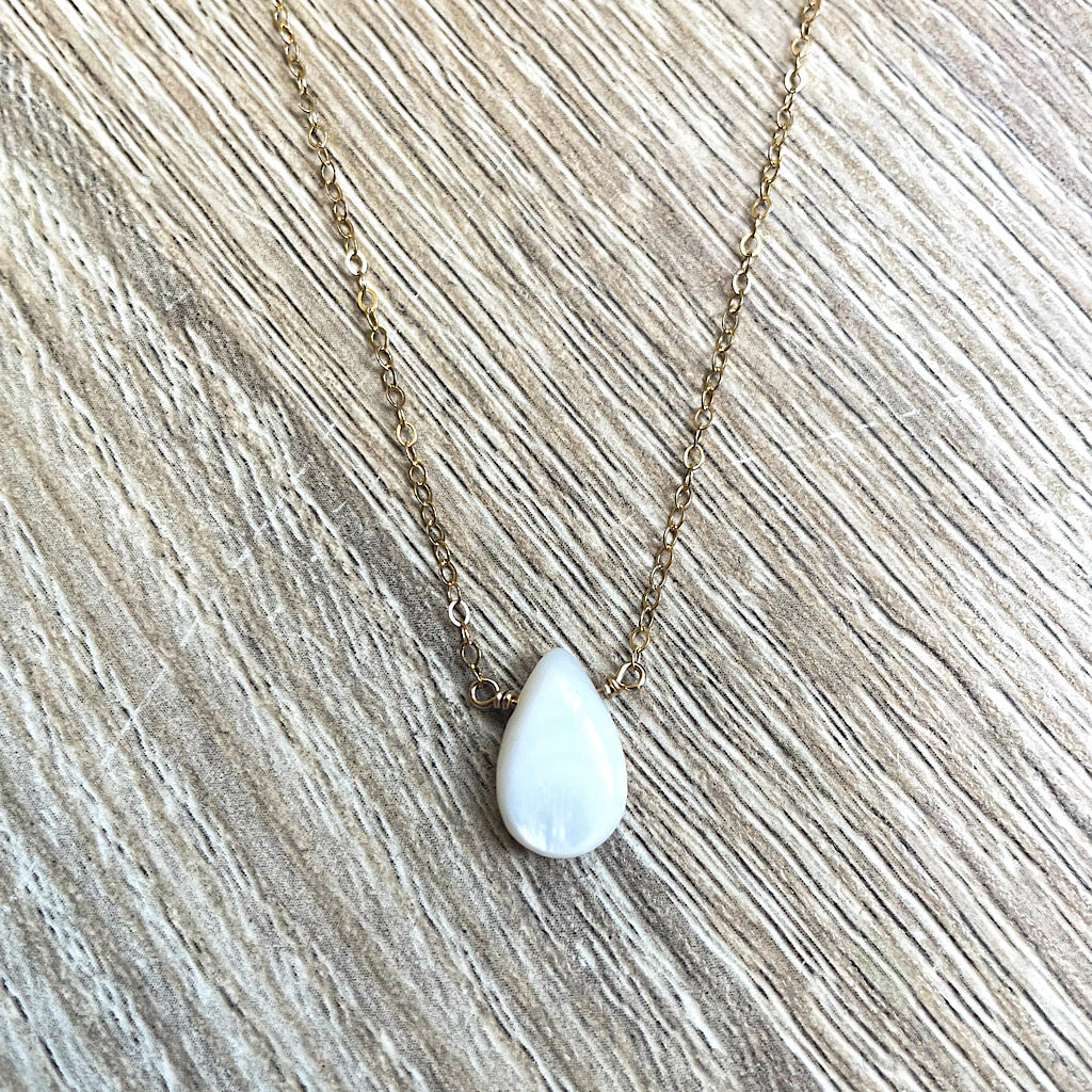 Collier Luz Nacre blanche plaqué or
