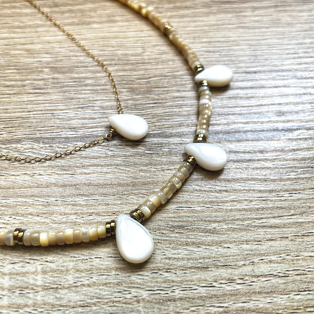 Collier Luz Nacre blanche plaqué or