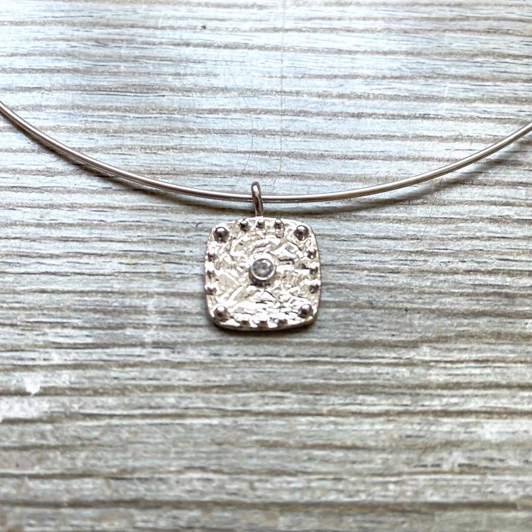 Collier médaille argent