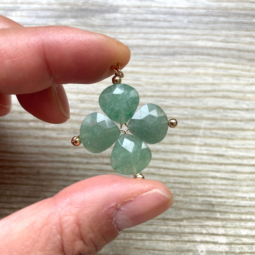 Pendentif trèfle en Aventurine verte