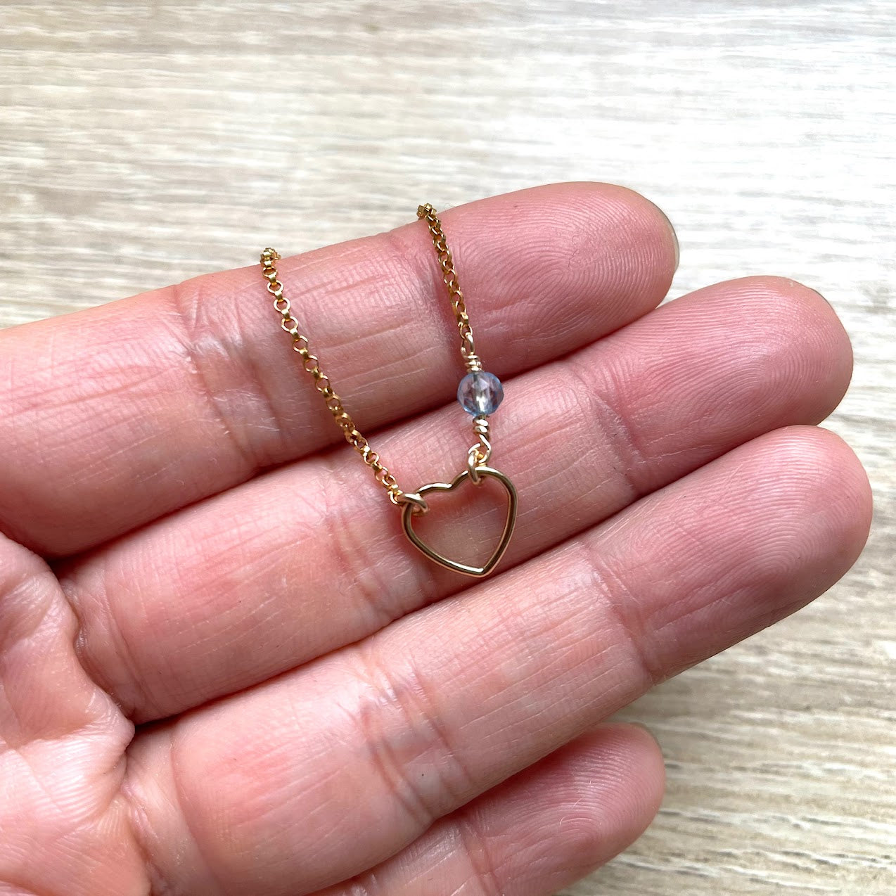 bracelet-coeur-topaze-pierre-naissance-plaque-or
