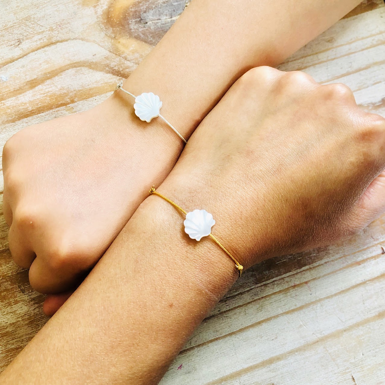 duo-bracelets-mere-fille-nacre-coquillage-dore