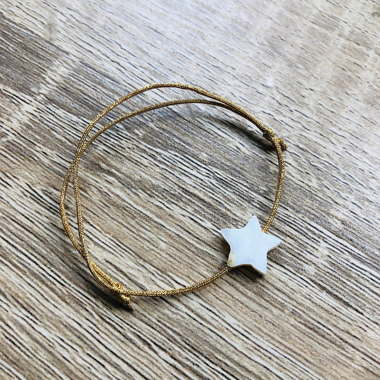 bracelet-cordon-reglable-etoile-nacre-dore