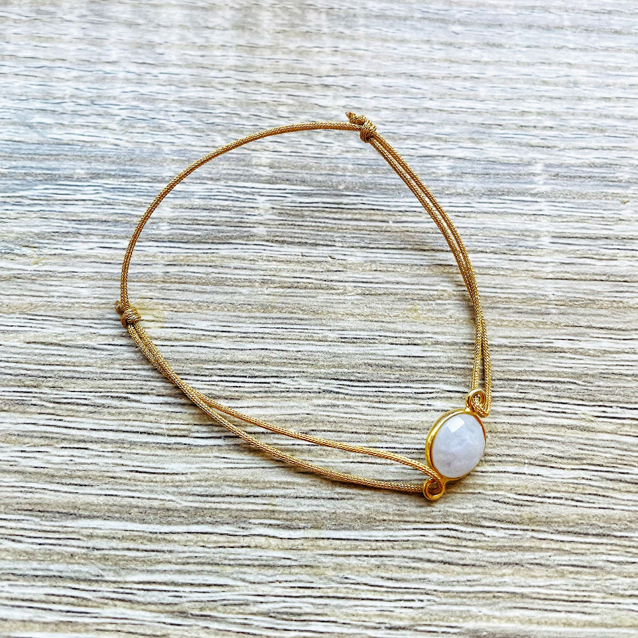 bracelet-cordon-reglable-pierre-lune-argent-dore