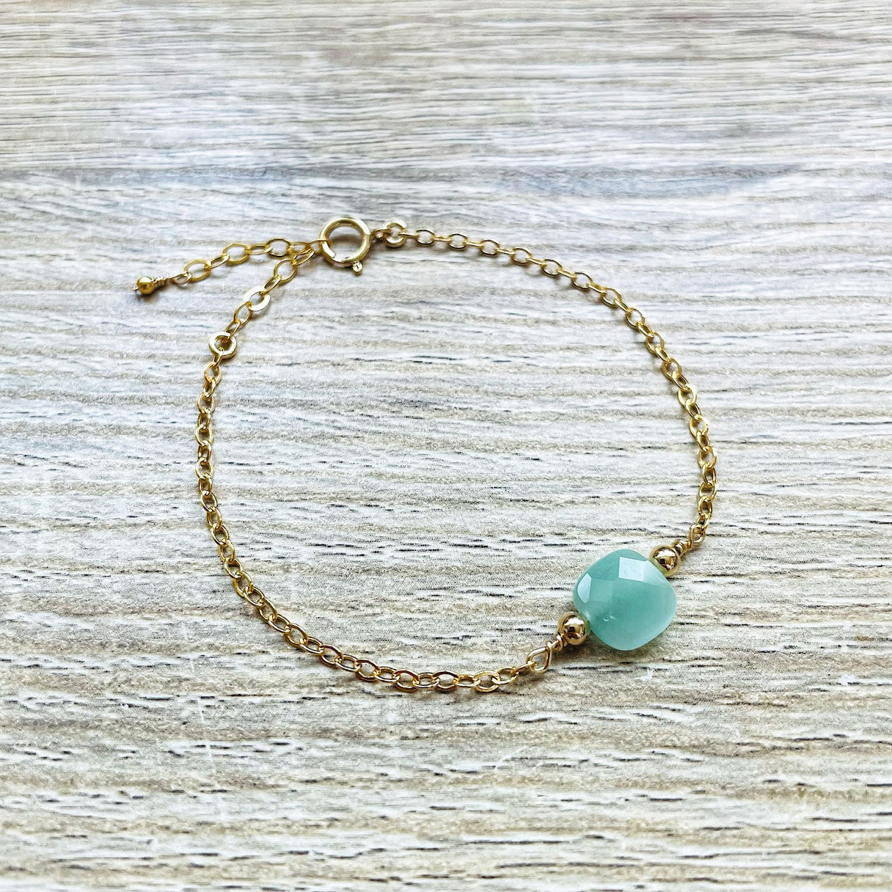 bracelet-jade-vert-plaque-or