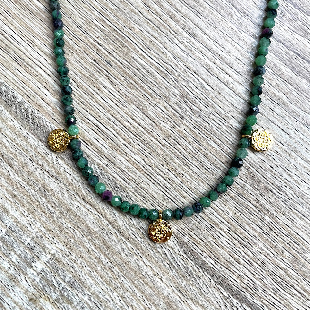 collier-medailles-epidote-vert