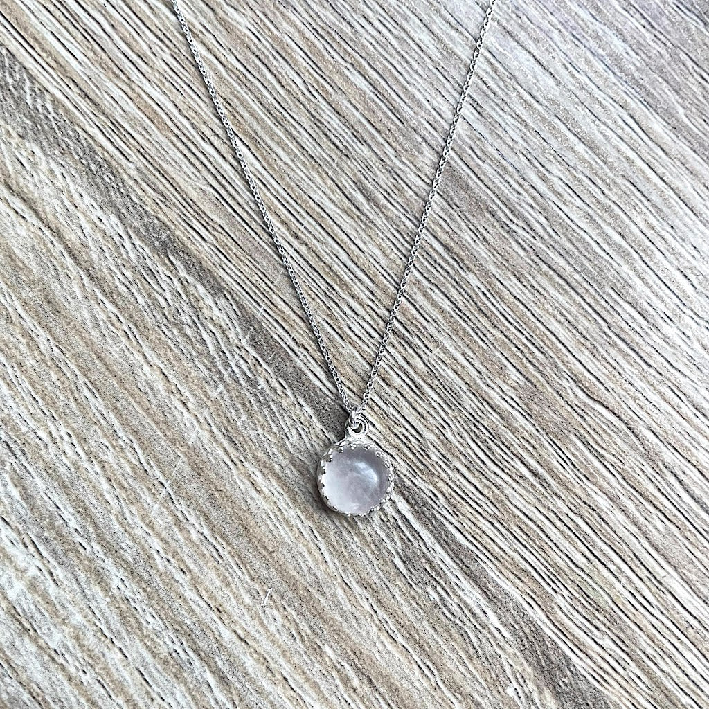 collier-fin-quartz rose-argent-massif