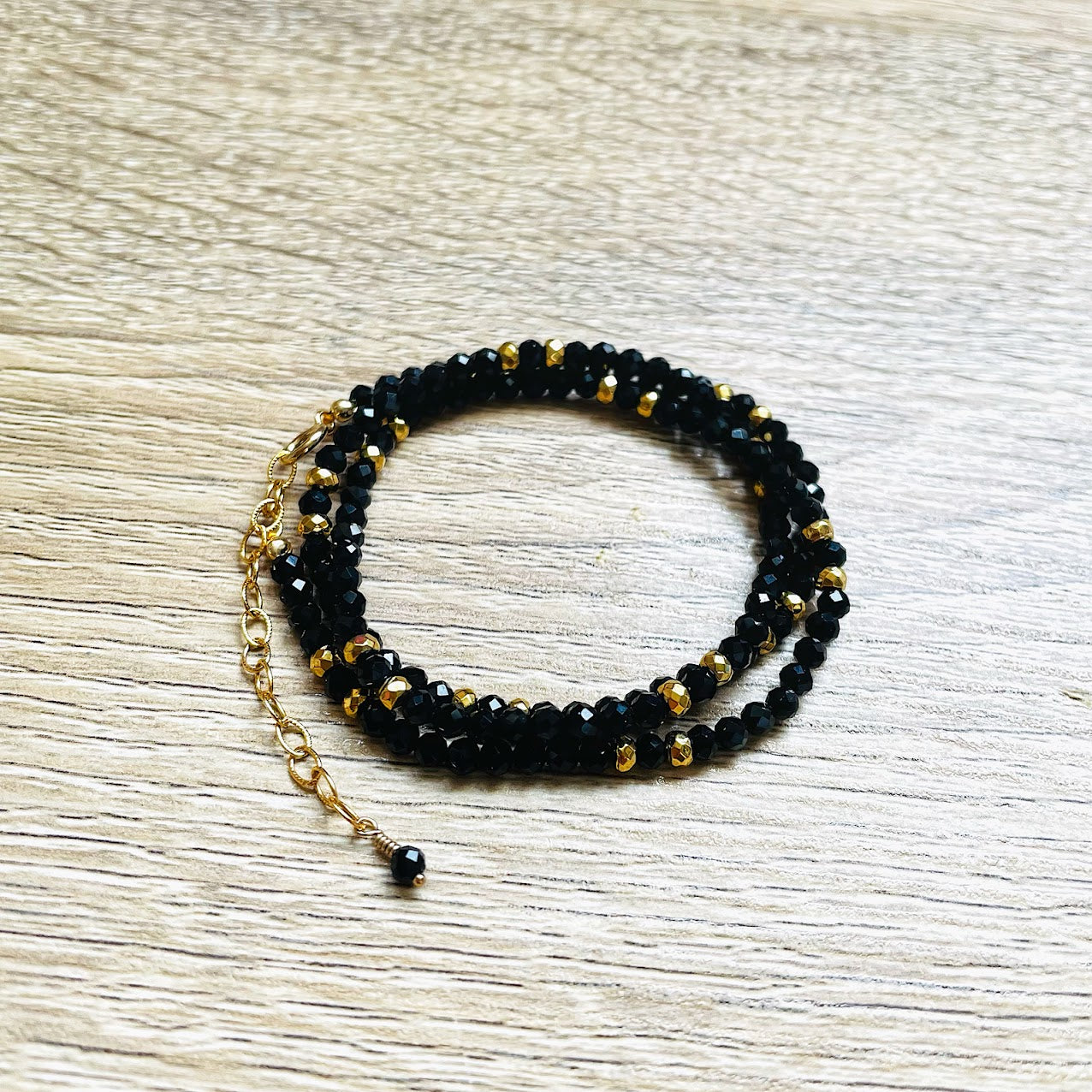 collier-transformable-bracelet-spinelle-noir-hematite-entier