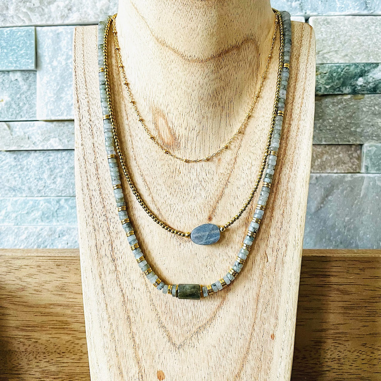 stacking-accumulation-colliers-hematite-labradorite