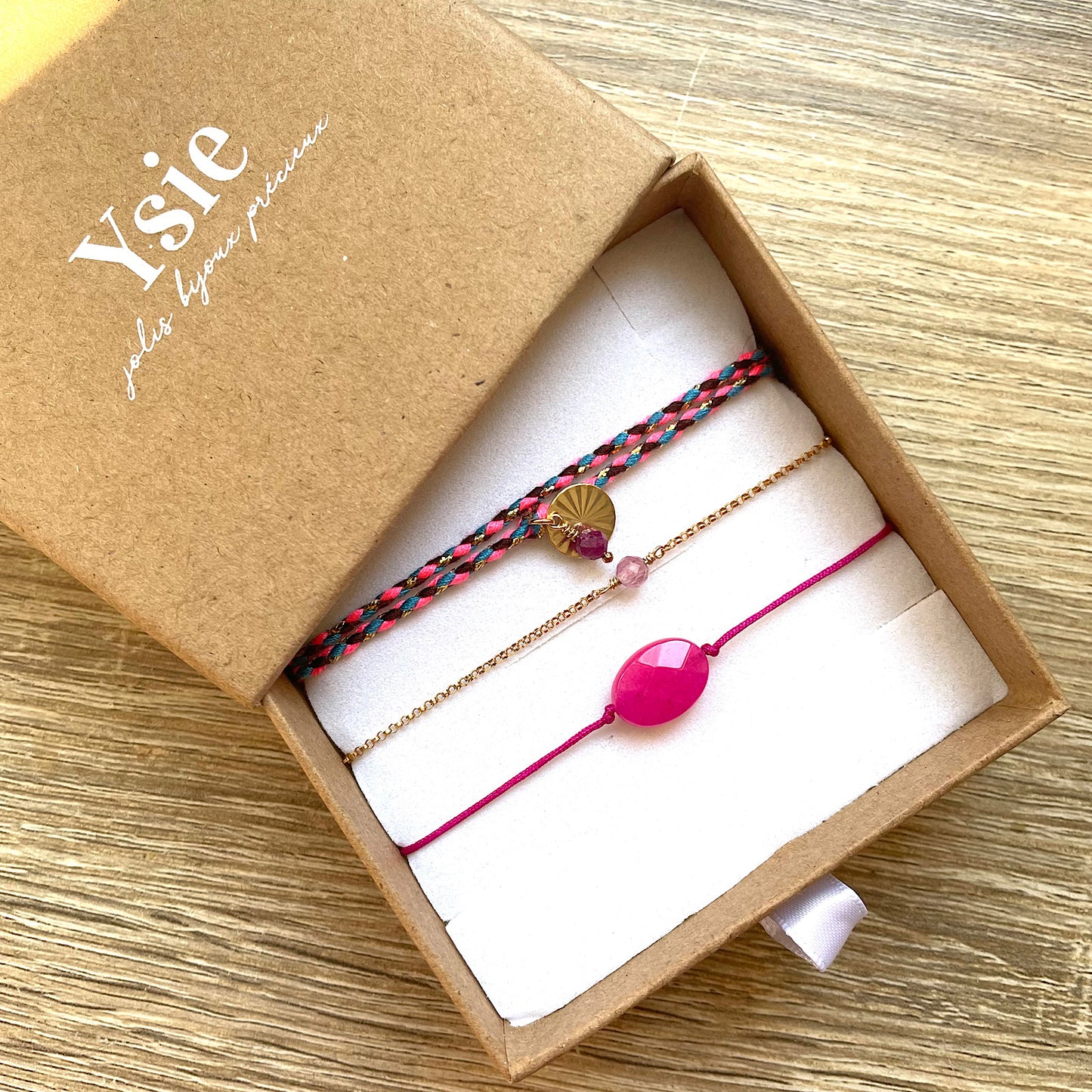 Coffret bracelets pierres naturelles Roses