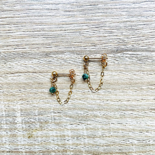 puces-oreilles-chainette-epidote-vert-plaque-or