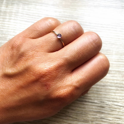 Bague fine empilable en pierre naturelle Lou