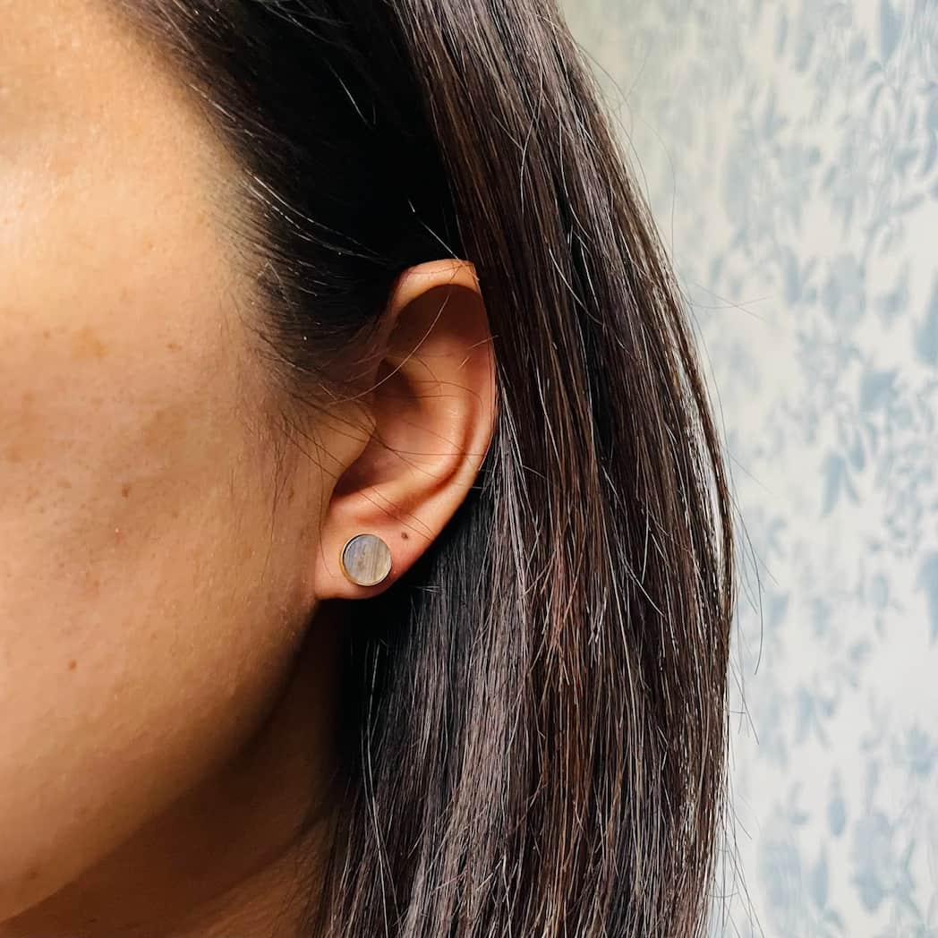 Boucles d'oreilles puces en Labradorite