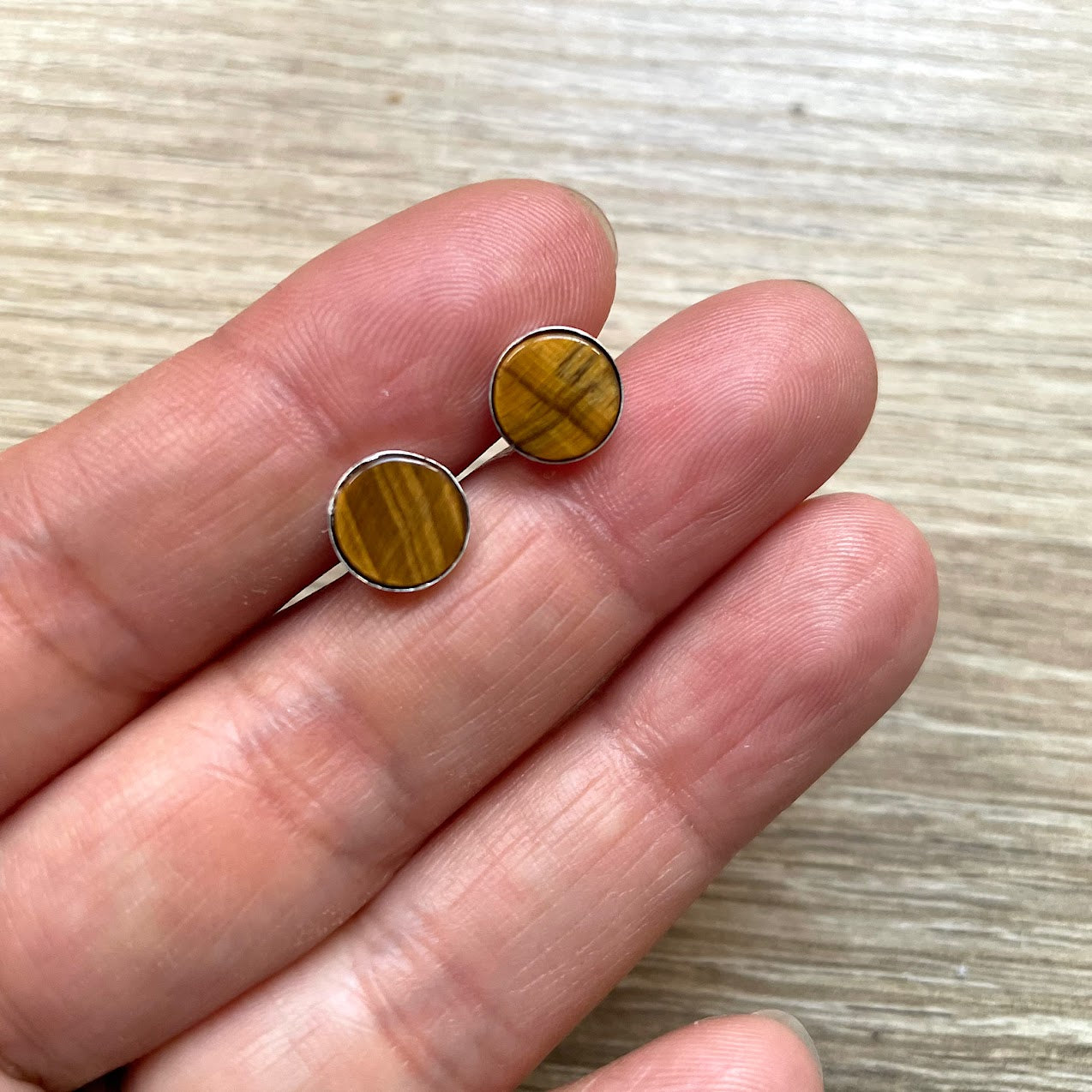 Boucles d'oreilles puces en Œil de Tigre et argent