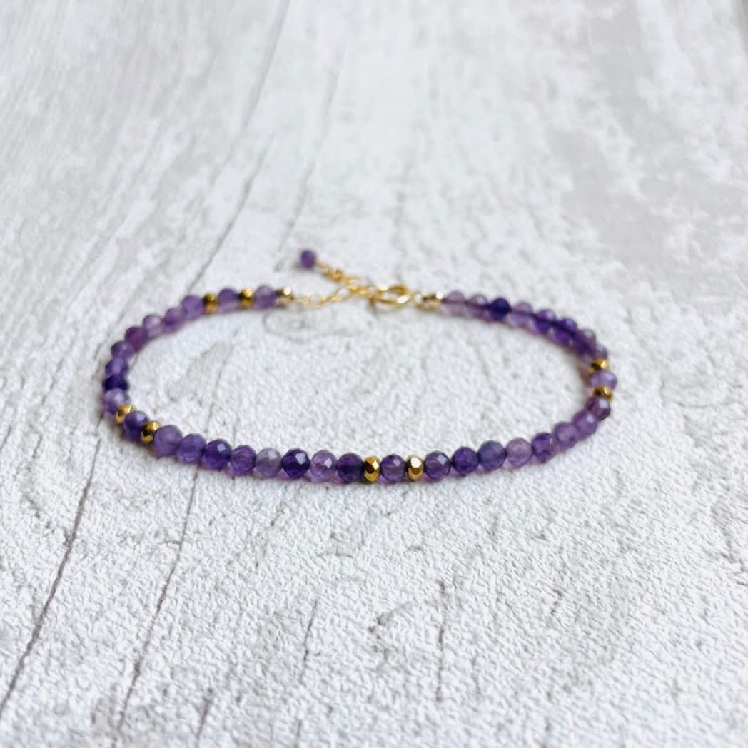 Bracelet perlé en Améthyste