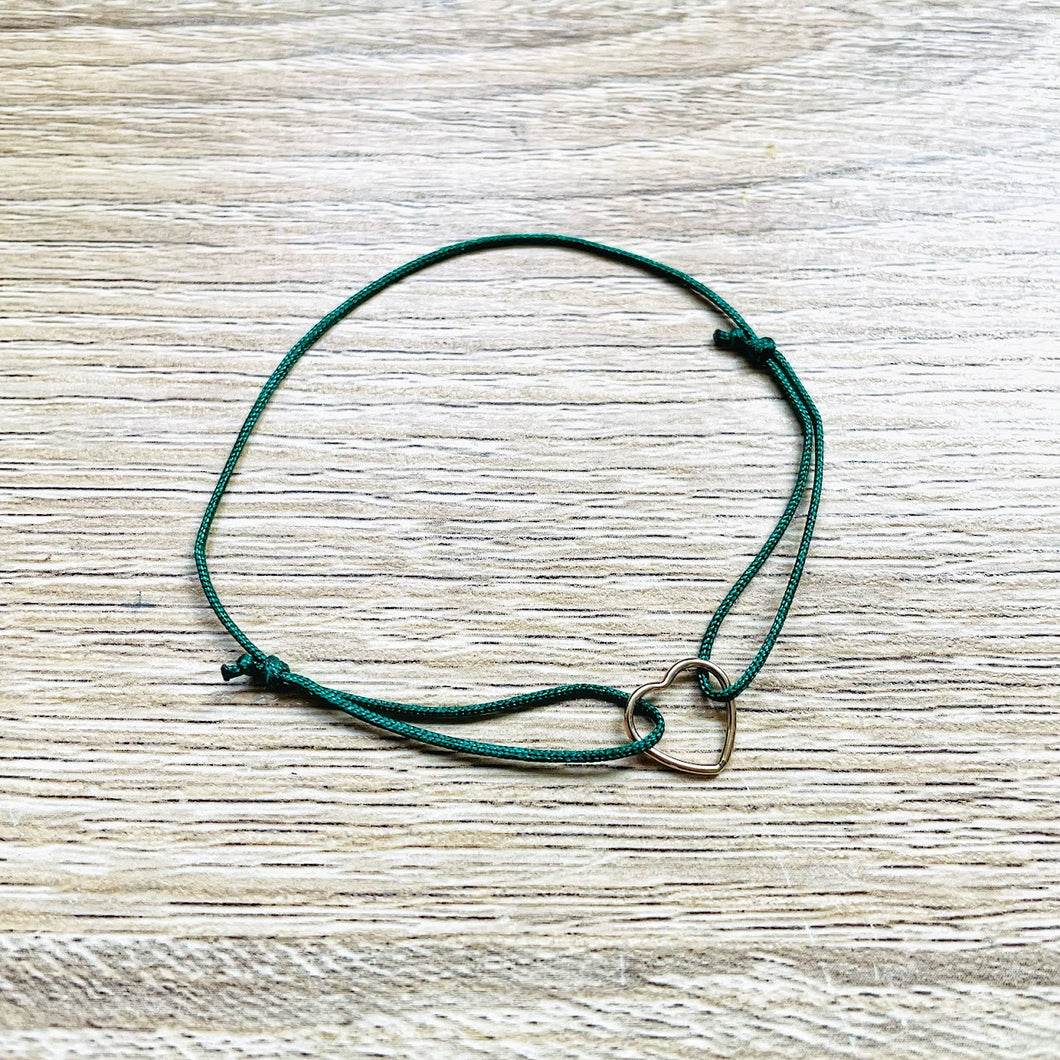     bracelet-cœur-vert-plaque-or