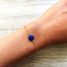 Charger l&#39;image dans la galerie, bracelet-fin-lapis-lazuli-plaque-or