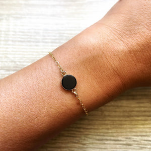bracelet-fin-onyx-noir-plaque-or